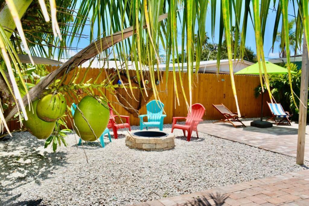 Tropical Retreat Near Beaches, Cruise Terminals Merritt Island Exteriör bild