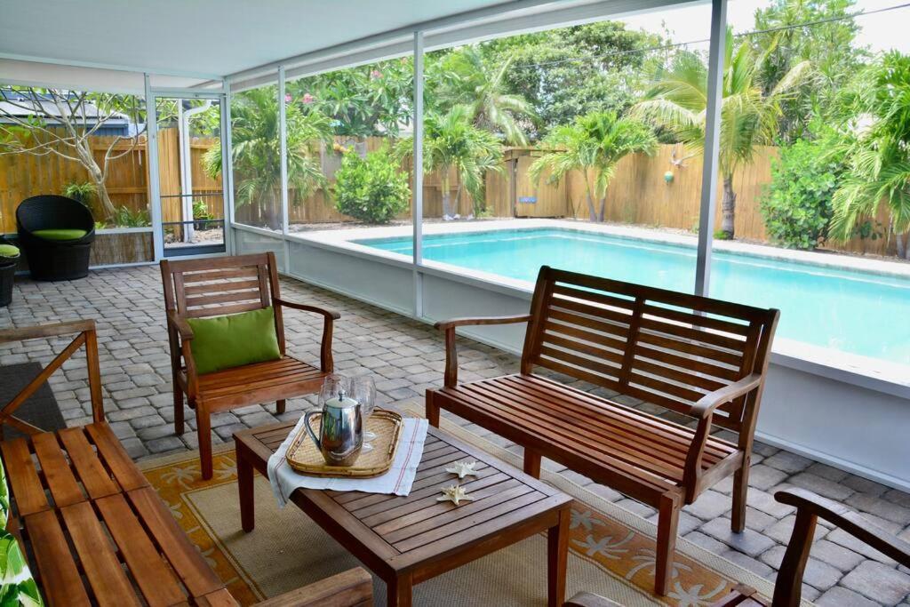 Tropical Retreat Near Beaches, Cruise Terminals Merritt Island Exteriör bild